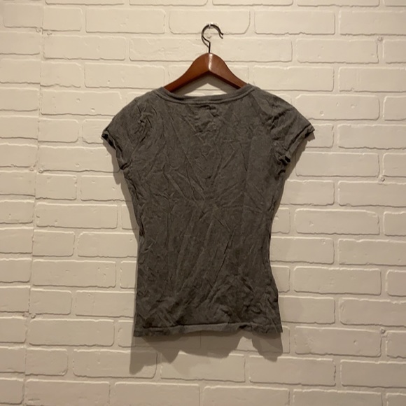 hollister v neck tee - Picture 4 of 4